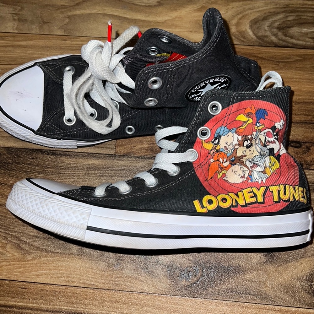 Looney Tunes Converse